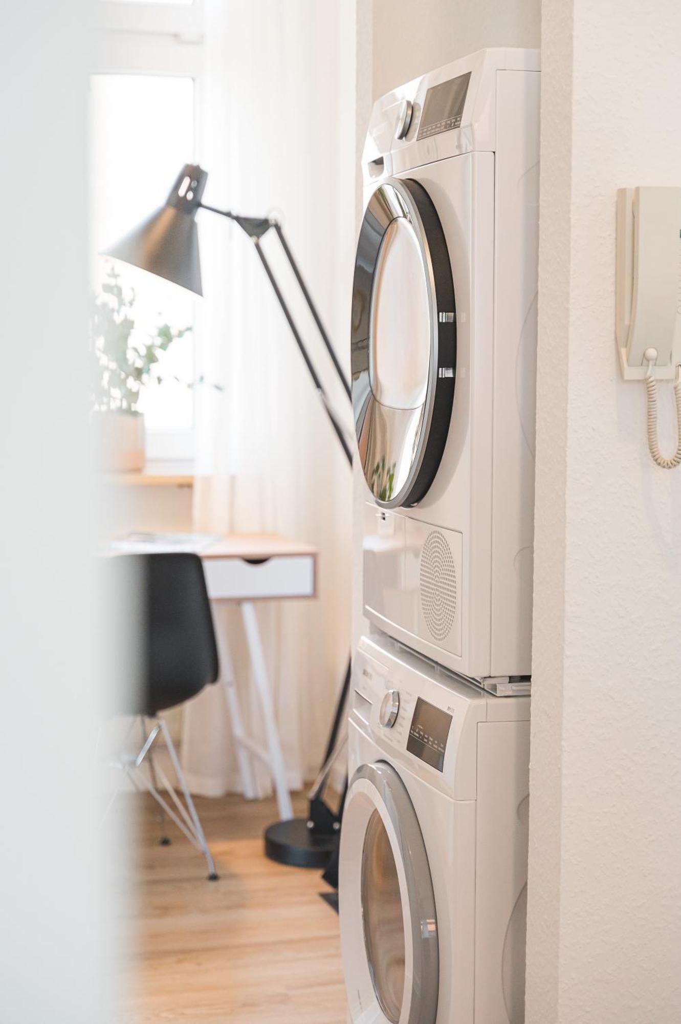 Helle Zentrumsnahe Familienfreundliche Ferienwohnung フェルバッハ エクステリア 写真