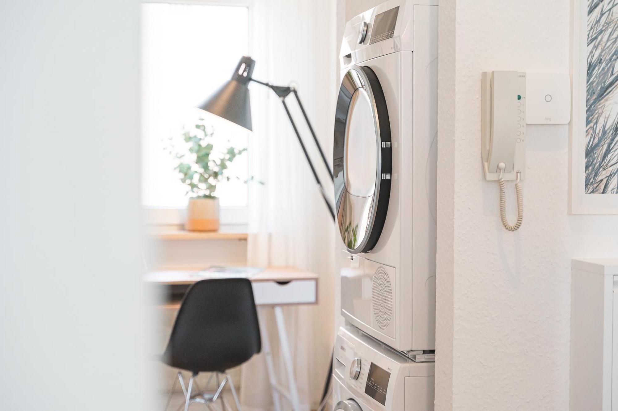 Helle Zentrumsnahe Familienfreundliche Ferienwohnung フェルバッハ エクステリア 写真