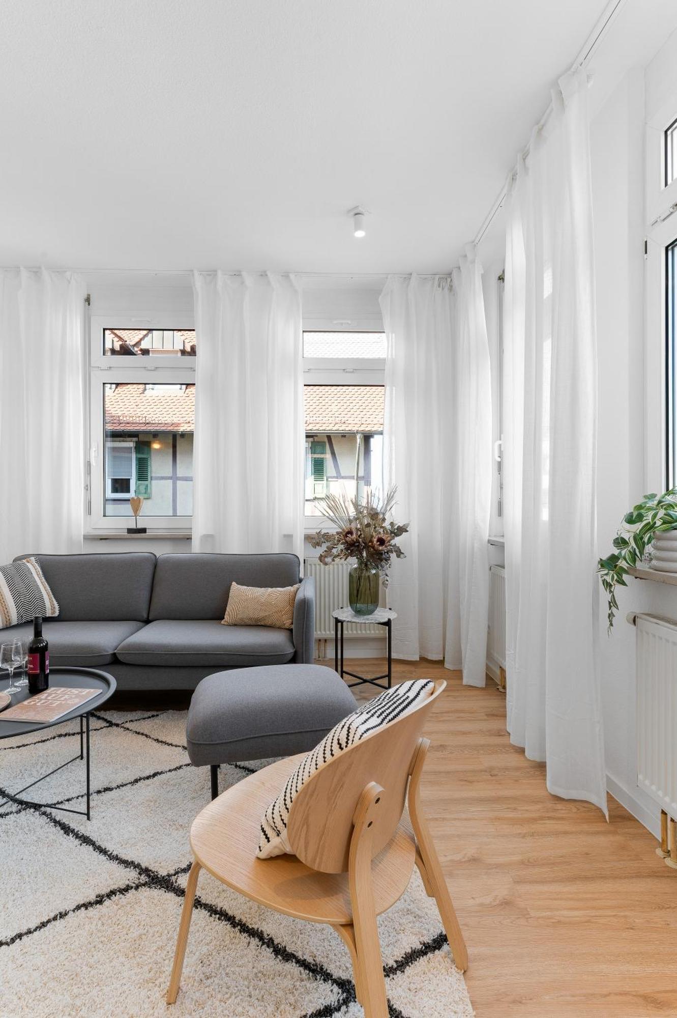 Helle Zentrumsnahe Familienfreundliche Ferienwohnung フェルバッハ エクステリア 写真