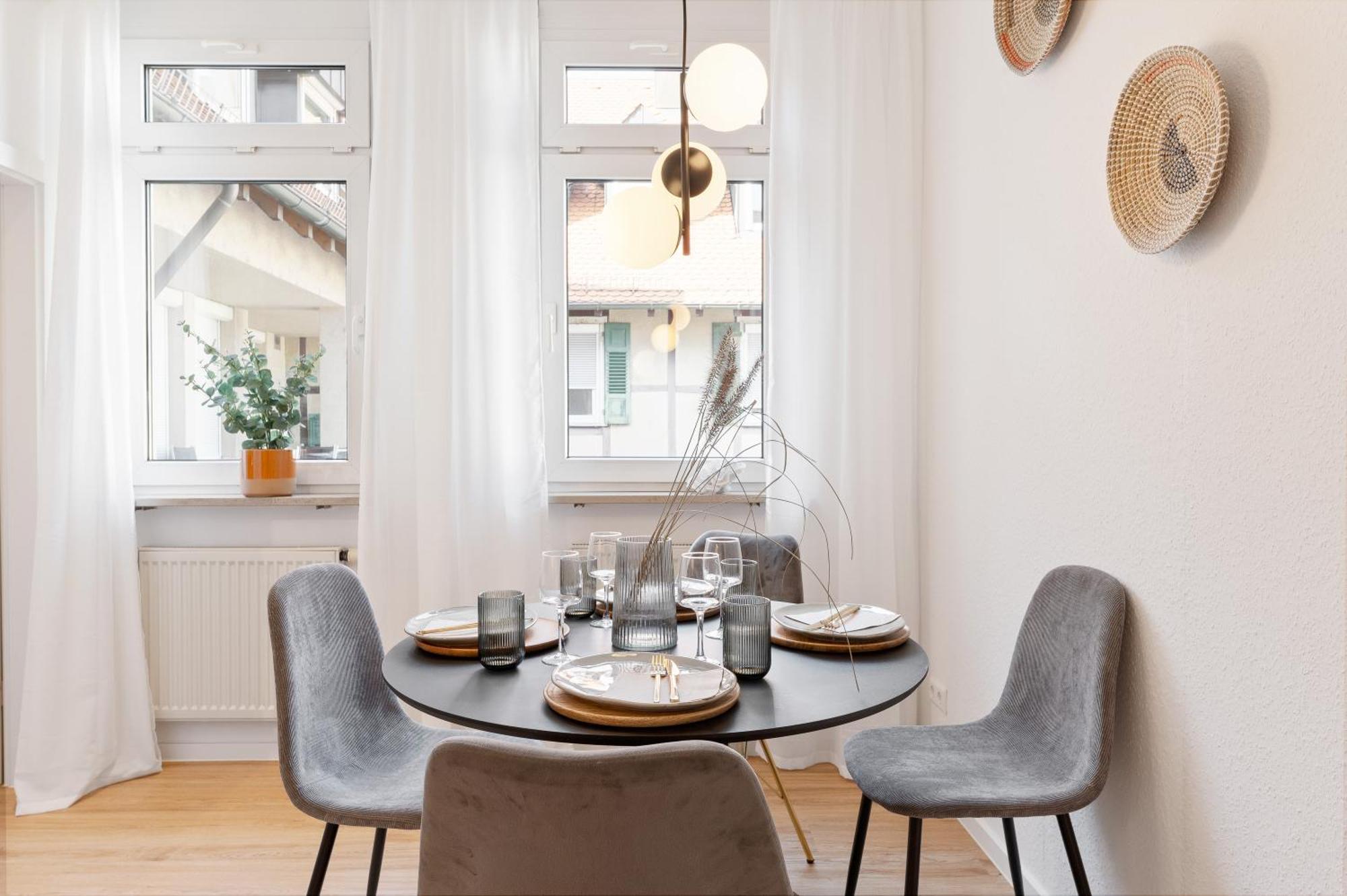 Helle Zentrumsnahe Familienfreundliche Ferienwohnung フェルバッハ エクステリア 写真