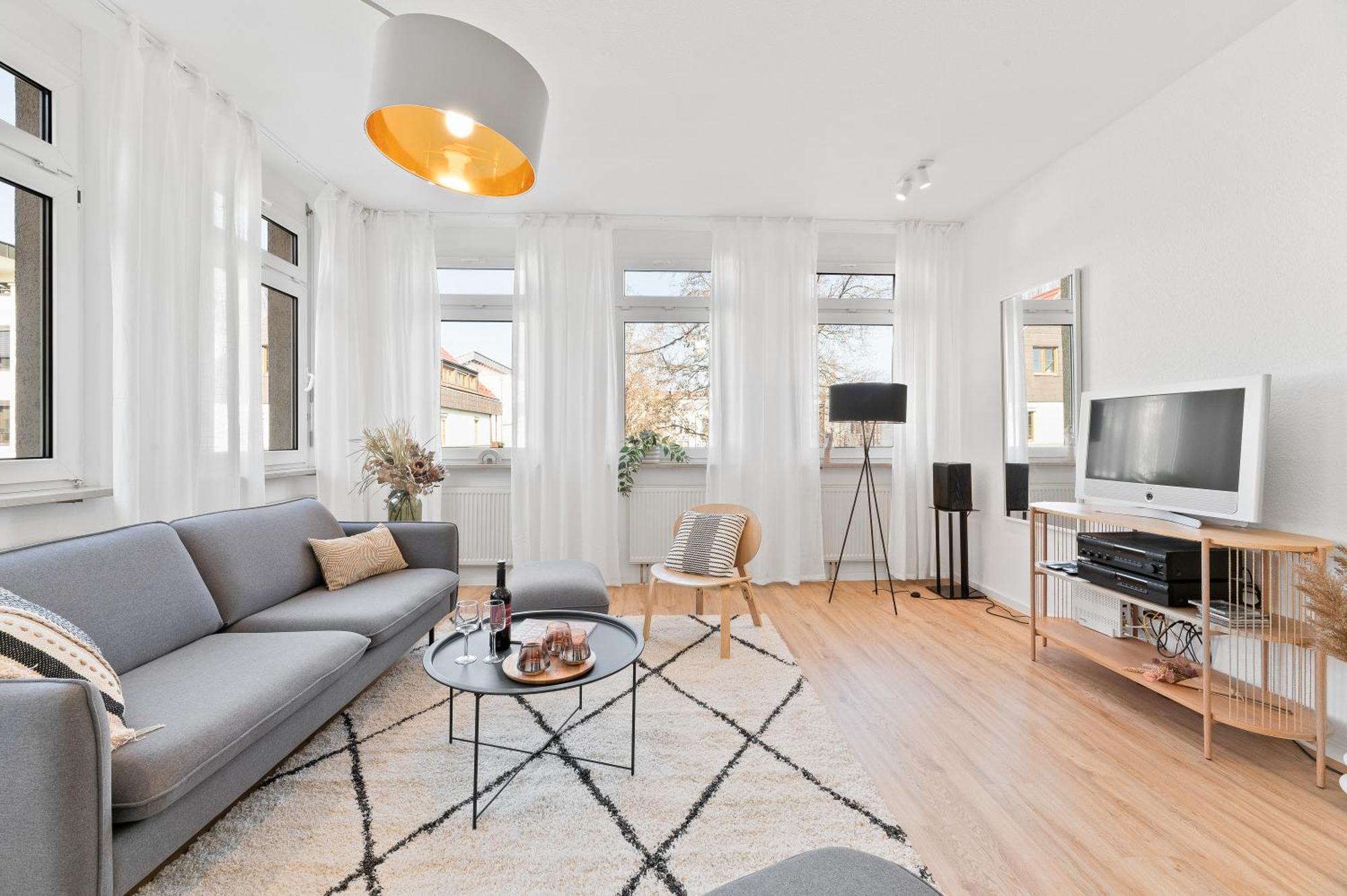 Helle Zentrumsnahe Familienfreundliche Ferienwohnung フェルバッハ エクステリア 写真